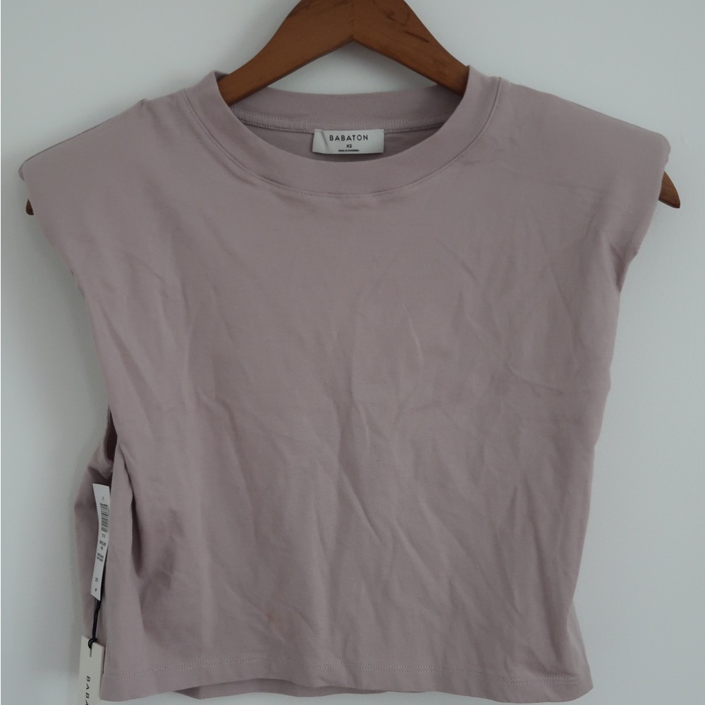 Aritzia - CROPPED SHOULDER PAD T-SHIRT IN MAUVE